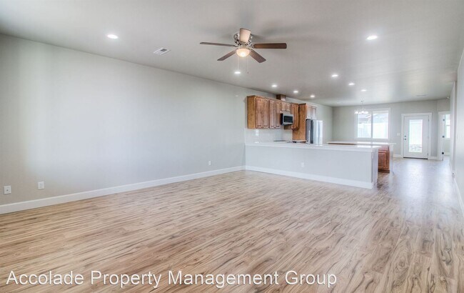 Foto del edificio - 3 br, 2 bath House - 412 South 97th Ave (LP)