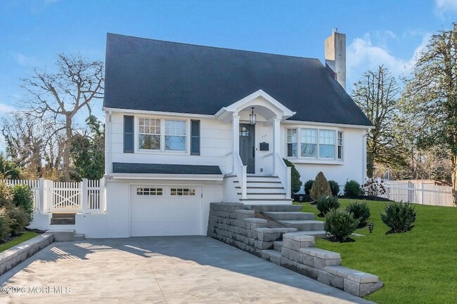 Building Photo - 723 Pitney Dr