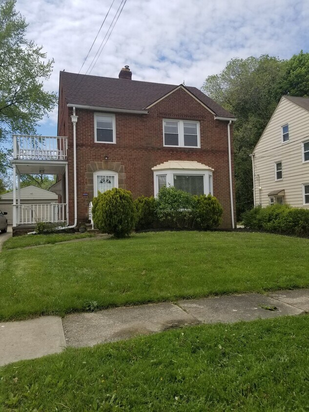 Primary Photo - Cleveland Heights 4-Bed, 2.5-Bath - Availa...