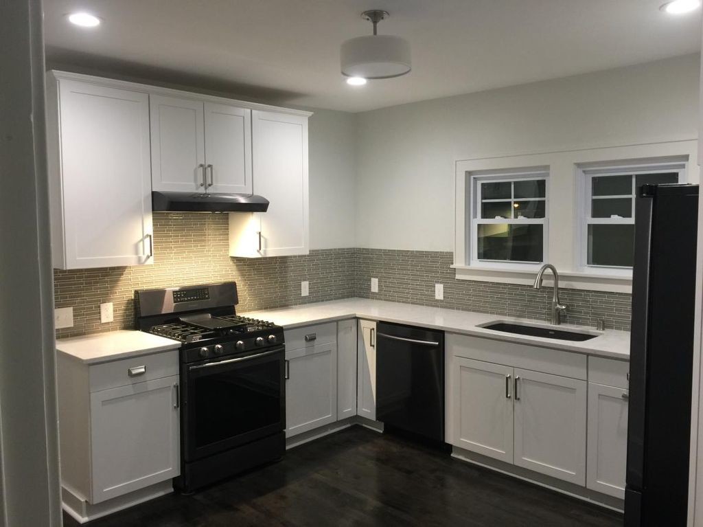 4164 N Maryland Ave, Shorewood, WI 53211 Townhome Rentals in