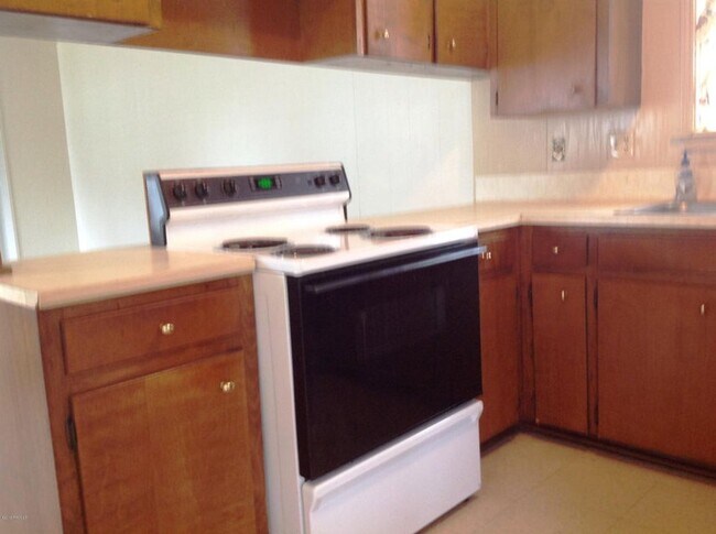 Building Photo - 706 Picard Rd