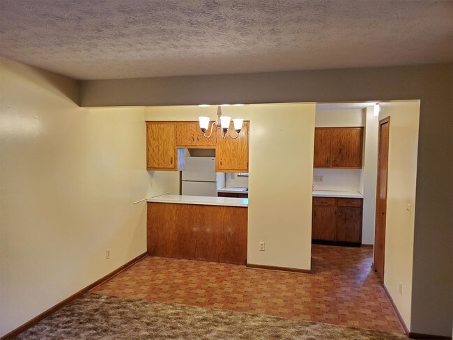 Building Photo - 1708 Oak Hill Rd