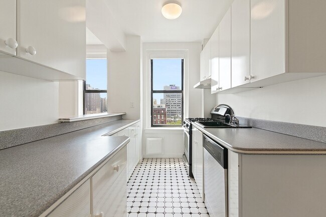 Foto del edificio - 301 E 21st St