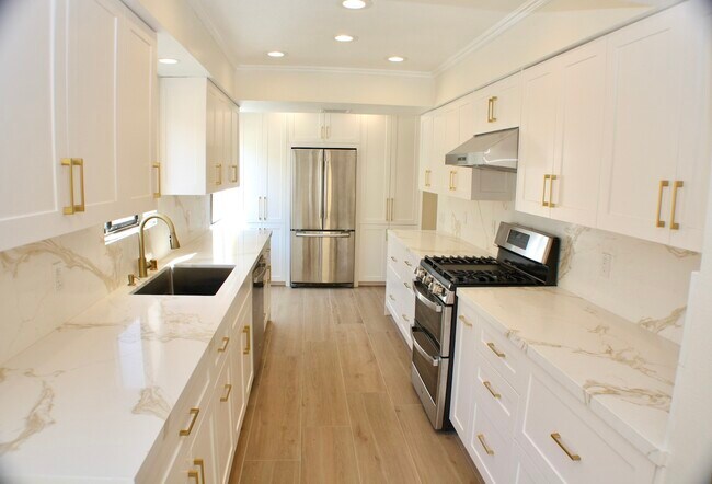 Foto del edificio - 4675 Willis Ave