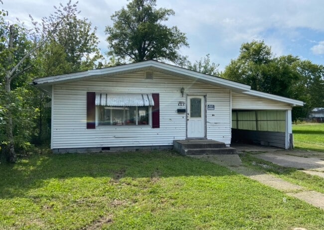 Building Photo - Attached Carport! $390 Month / $600 Down