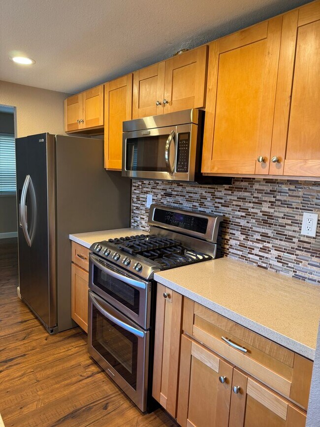 Foto del edificio - 290 Riverwood Cir