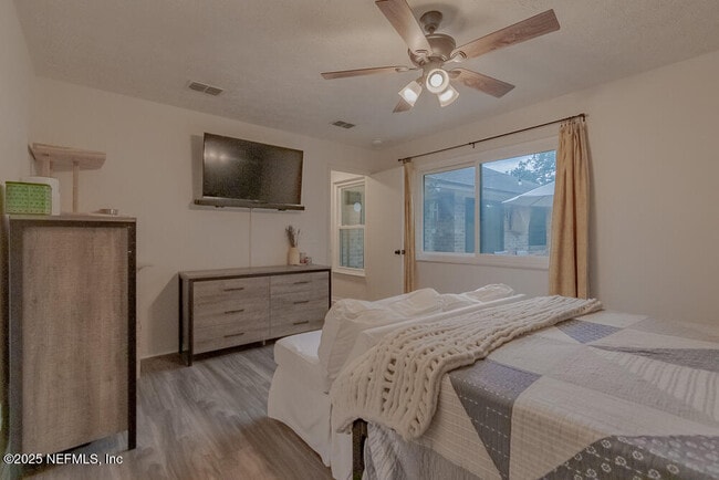 Foto del edificio - 3128 Old Port Cir W