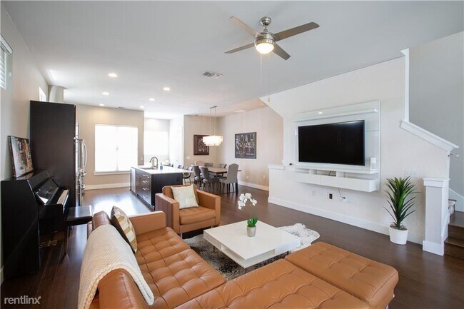 Building Photo - 1 br, 1 bath Condo - 2904 S 5th St