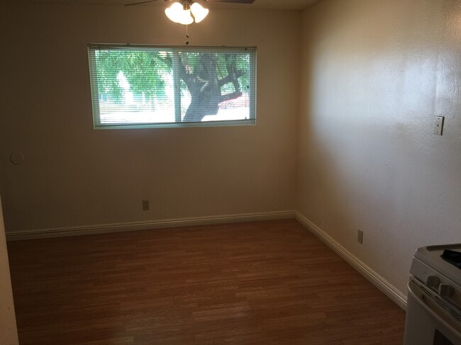 Building Photo - 117 N Tustin Ave
