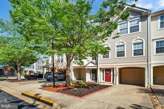Building Photo - 13902 Barrington Ln