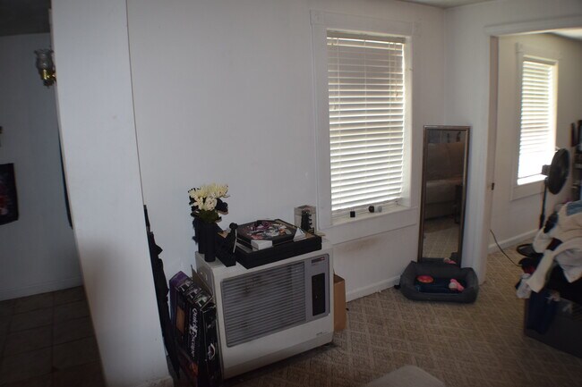 Building Photo - 181 E Shore S