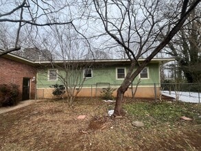 Building Photo - 2 Easy St