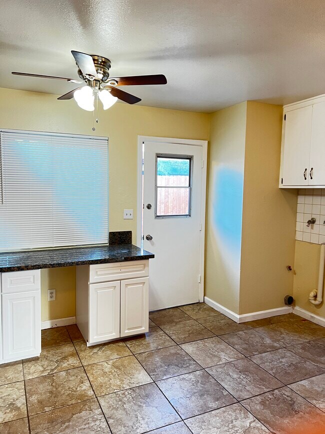 Building Photo - 21917 Dracaea Ave