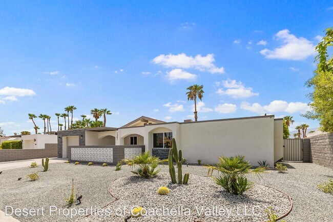 Foto del edificio - 4 br, 3 bath House - 1361 E Luna Way