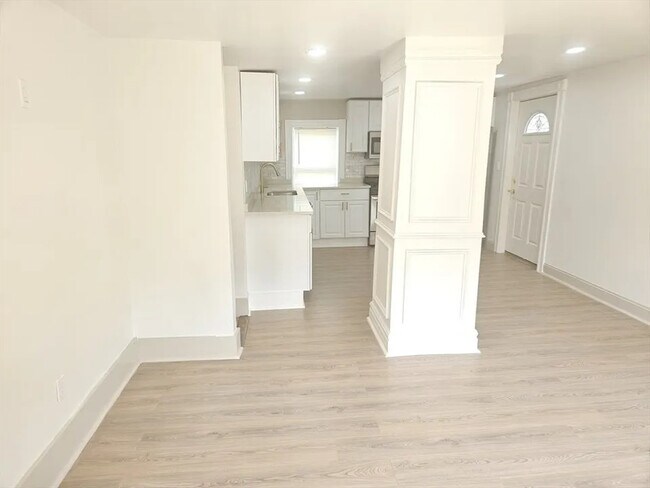 Foto del edificio - 222 N Main St