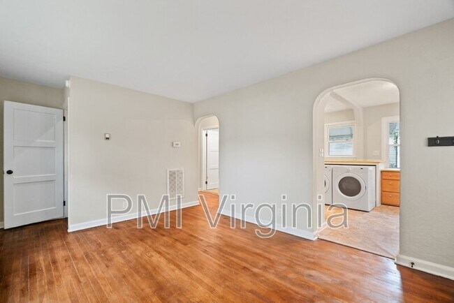 Foto del edificio - 7730 Ruthven Rd