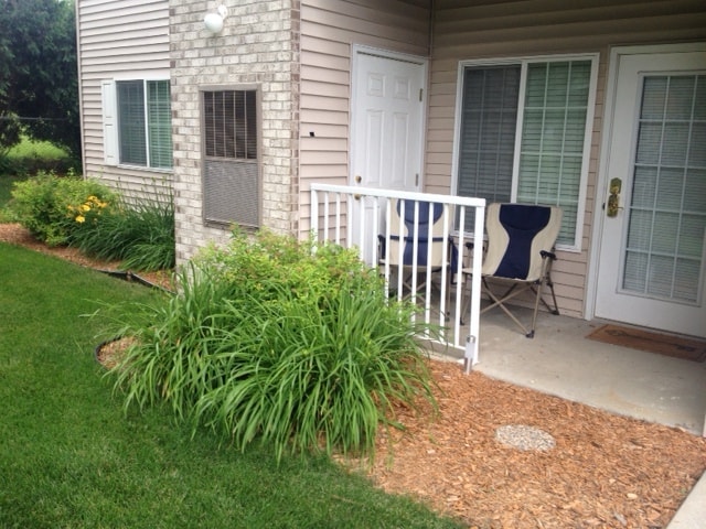 Building Photo - 833 37th Ave NW