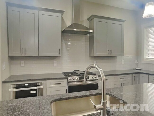 Foto del edificio - 6813 Charlotte Pike