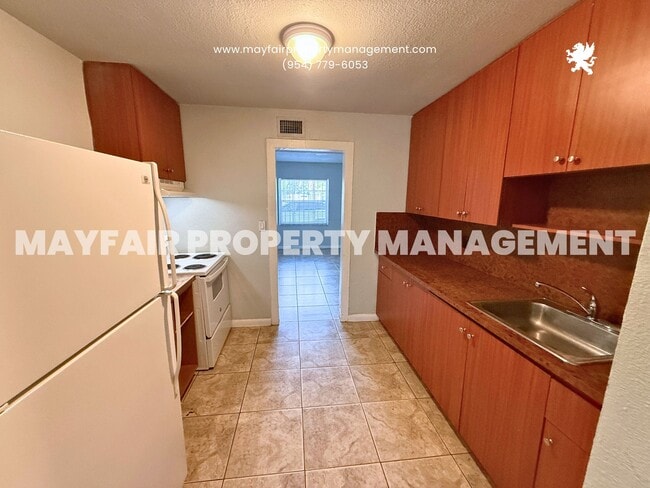 Building Photo - 400 Opa-Locka Blvd
