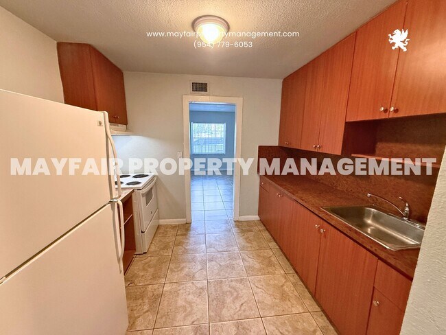 Foto del edificio - 400 Opa-Locka Blvd