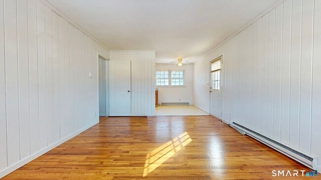 Building Photo - 107 Chestnut St