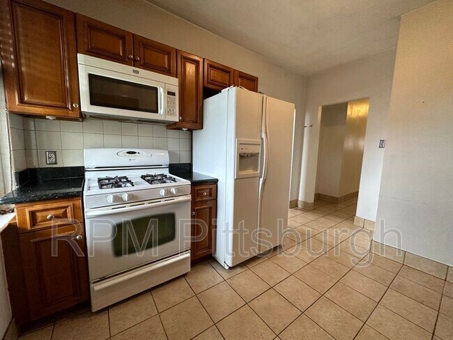 Foto del edificio - 238 Shadyhill Rd