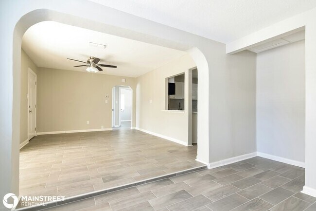 Building Photo - 5224 S Puritan Ave, Tampa, FL 33611