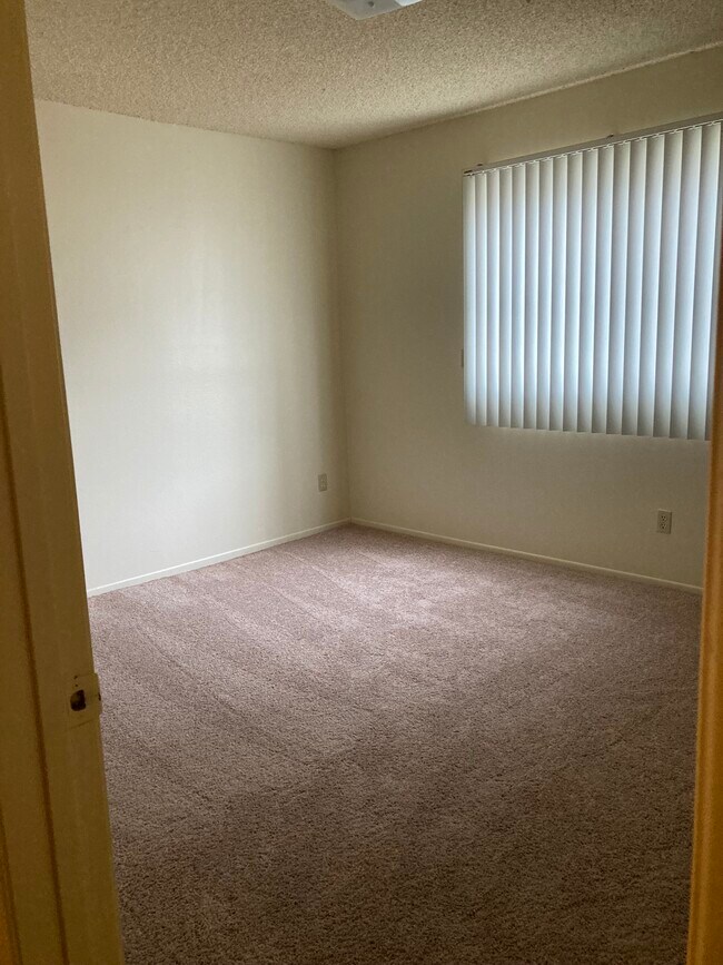hallway bedroom - 829 S Sierra Vista Ave