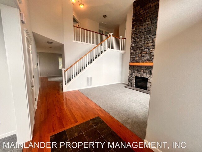 Building Photo - 4 br, 3 bath House - 11181 SE LENORE ST