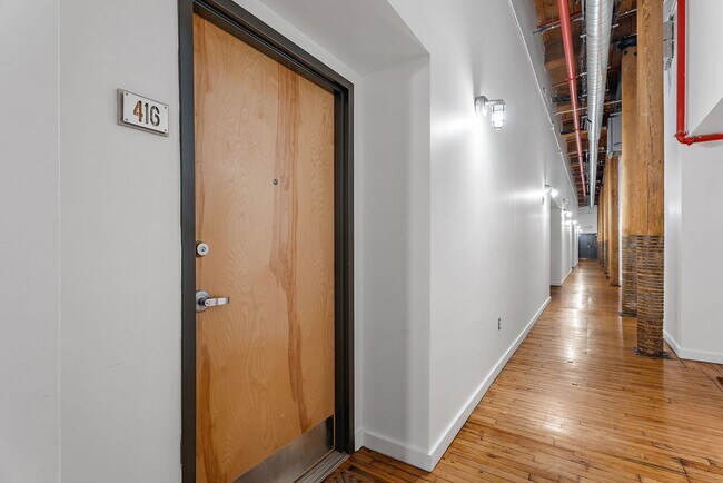 Foto del edificio - Breathtaking Historic Loft in the Heart of Germantown, Close to Everything!