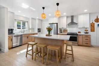 Building Photo - 199 Bailhache Ave