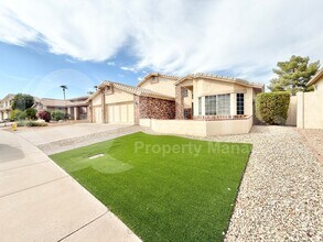 Building Photo - 2718 E Bighorn Ave