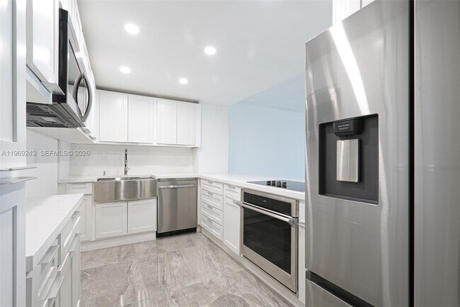 Foto del edificio - 6801 Indian Creek Dr