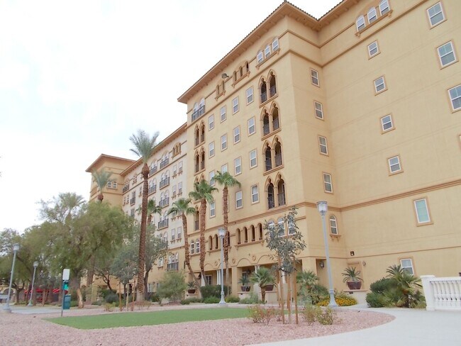 Foto del edificio - Modern 1 Bed / 1 Bath Condo on 8th Floor