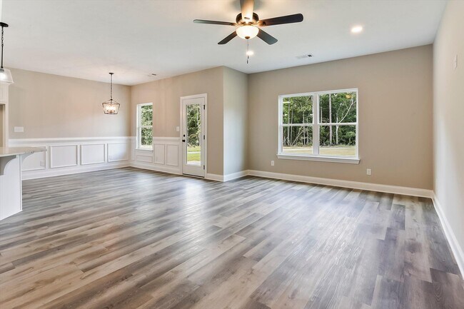 Foto del edificio - 3327 Basil Ln