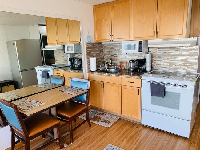 Cocina y comedor - 85-175 Farrington Hwy