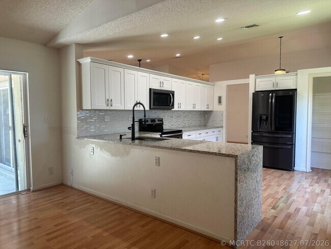 Foto del edificio - 9825 NW 54th Pl