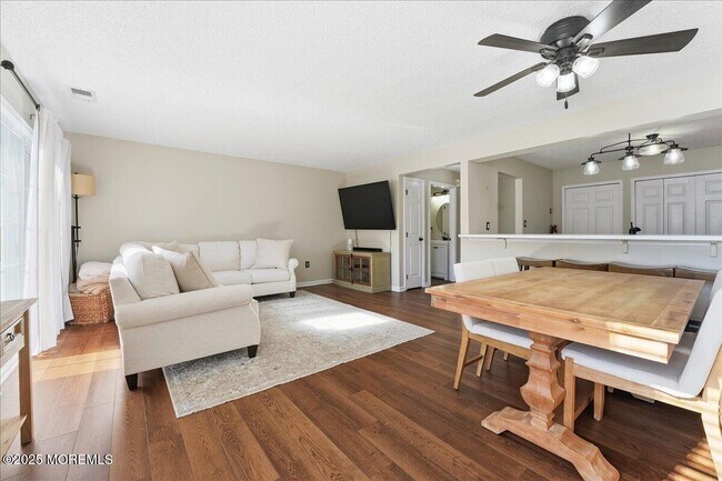 Foto del edificio - 26 Dover Ct