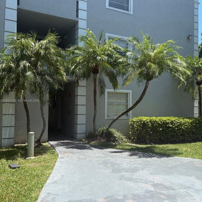 Building Photo - 17255 SW 95th Ave