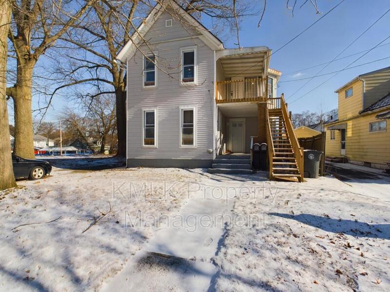 Primary Photo - 383 Zeller Ave