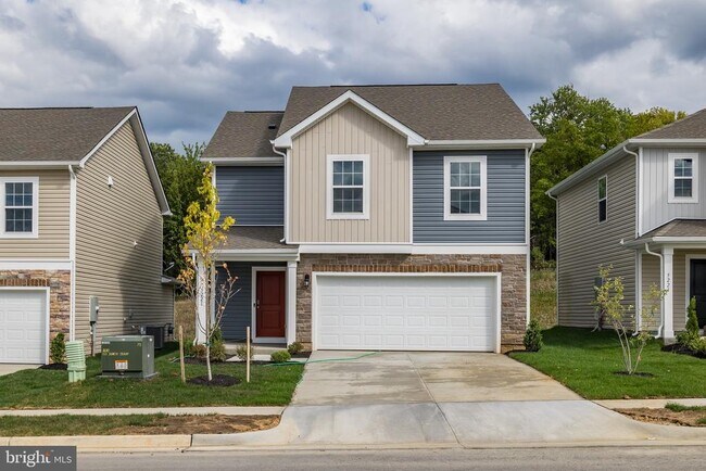 Foto del edificio - 5221 Crooked Ln