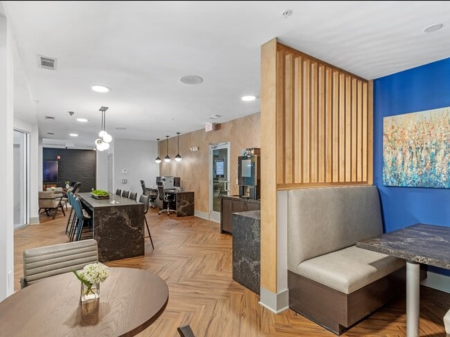 Building Photo - AMLI North Point