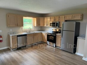 Building Photo - 117 Rowe Ln