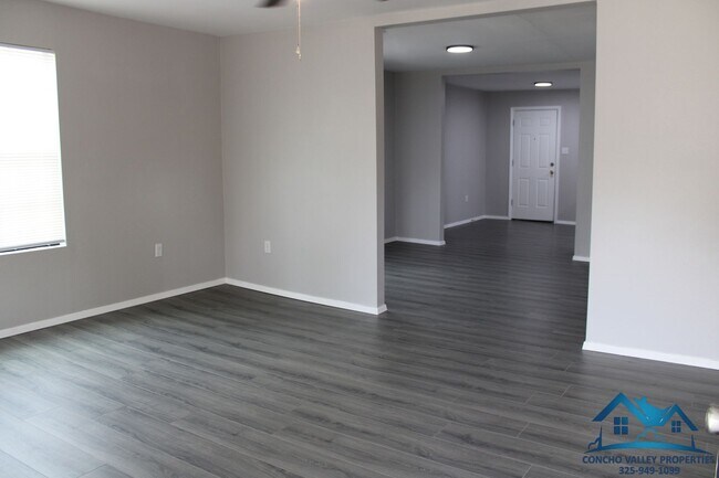 Foto del edificio - Updated 3-Bed, 2-Bath near Lonestar MS for Rent