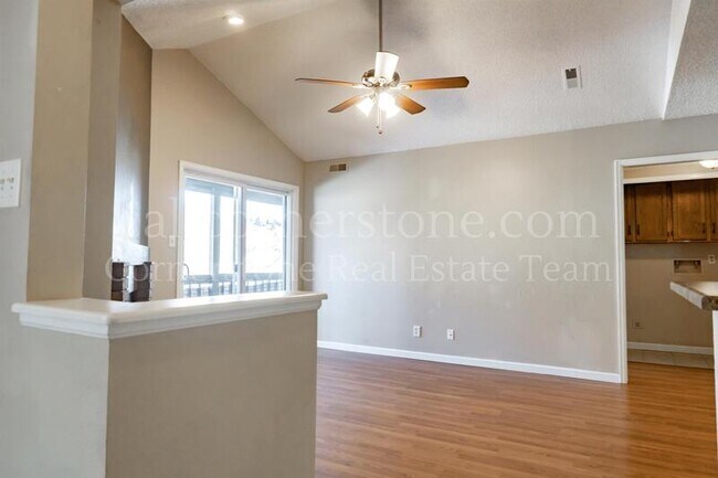 Building Photo - 2225 Split Rock Dr