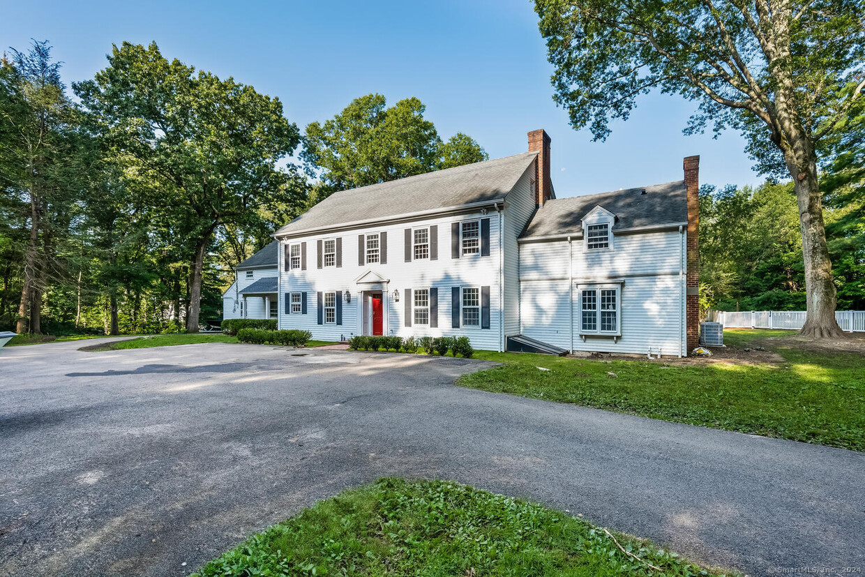 Primary Photo - 837 Hollow Tree Ridge Rd