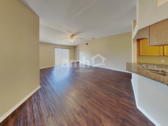 Foto del edificio - 12042 Butler Woods Cir