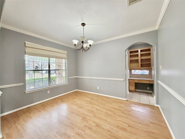 Foto del edificio - 24327 Lanning Dr