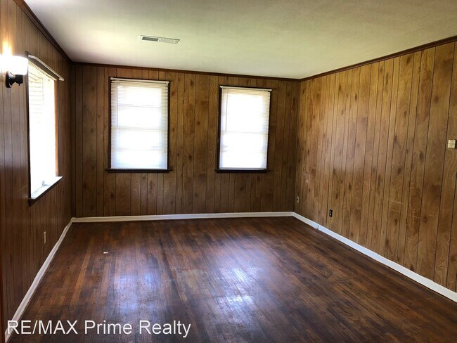 Building Photo - 2 br, 1 bath House - 3049 Drake St