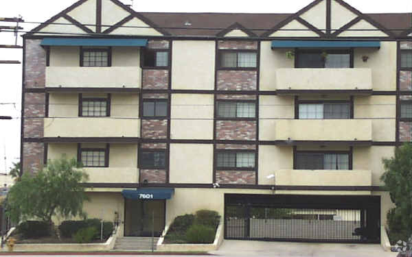 Foto del edificio - 7601 N Hollywood Way